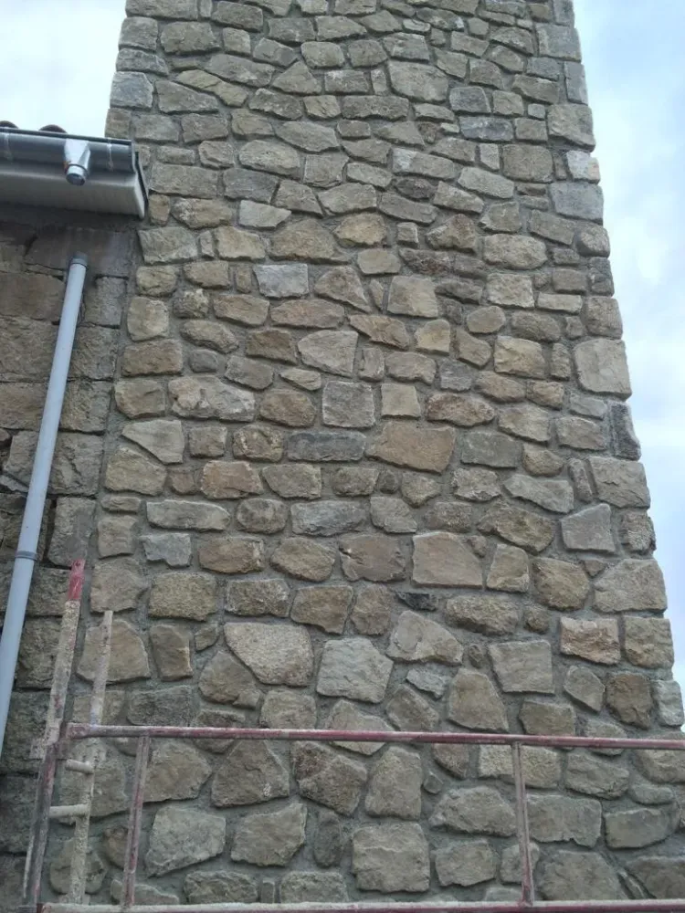 Jointement de pierre avant